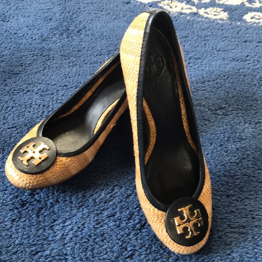 Tory Burch Wedges!!! Perfect for Spring & Summer!